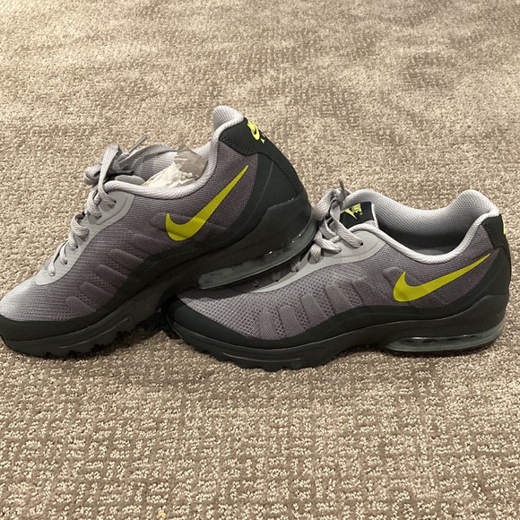 Nike Air Max Invigor Print/Air Print/Gray/749688-004 9.5M New - Picture 4 of 4